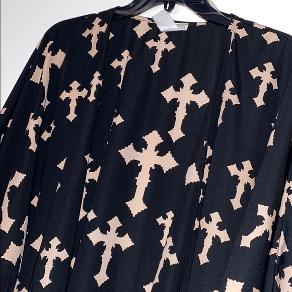 Cross Cardigan - Picture 2 of 6